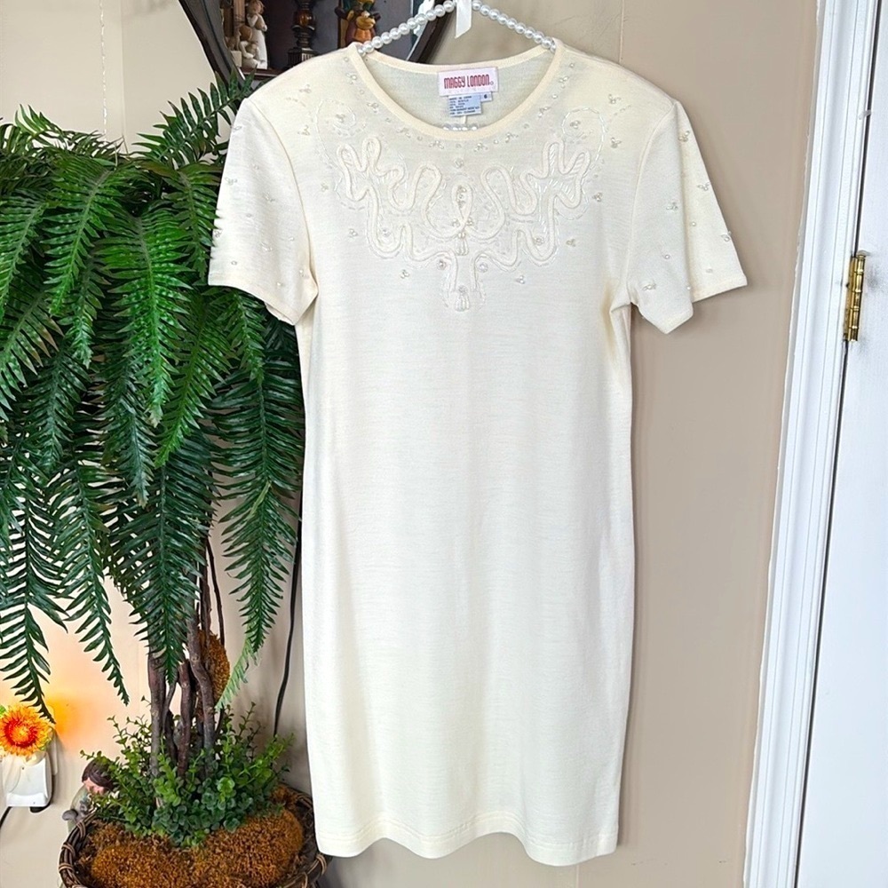 VINTAGE Maggy London Cream Wool Knit Short Sleeve Shift Dress Beaded Appliqué
